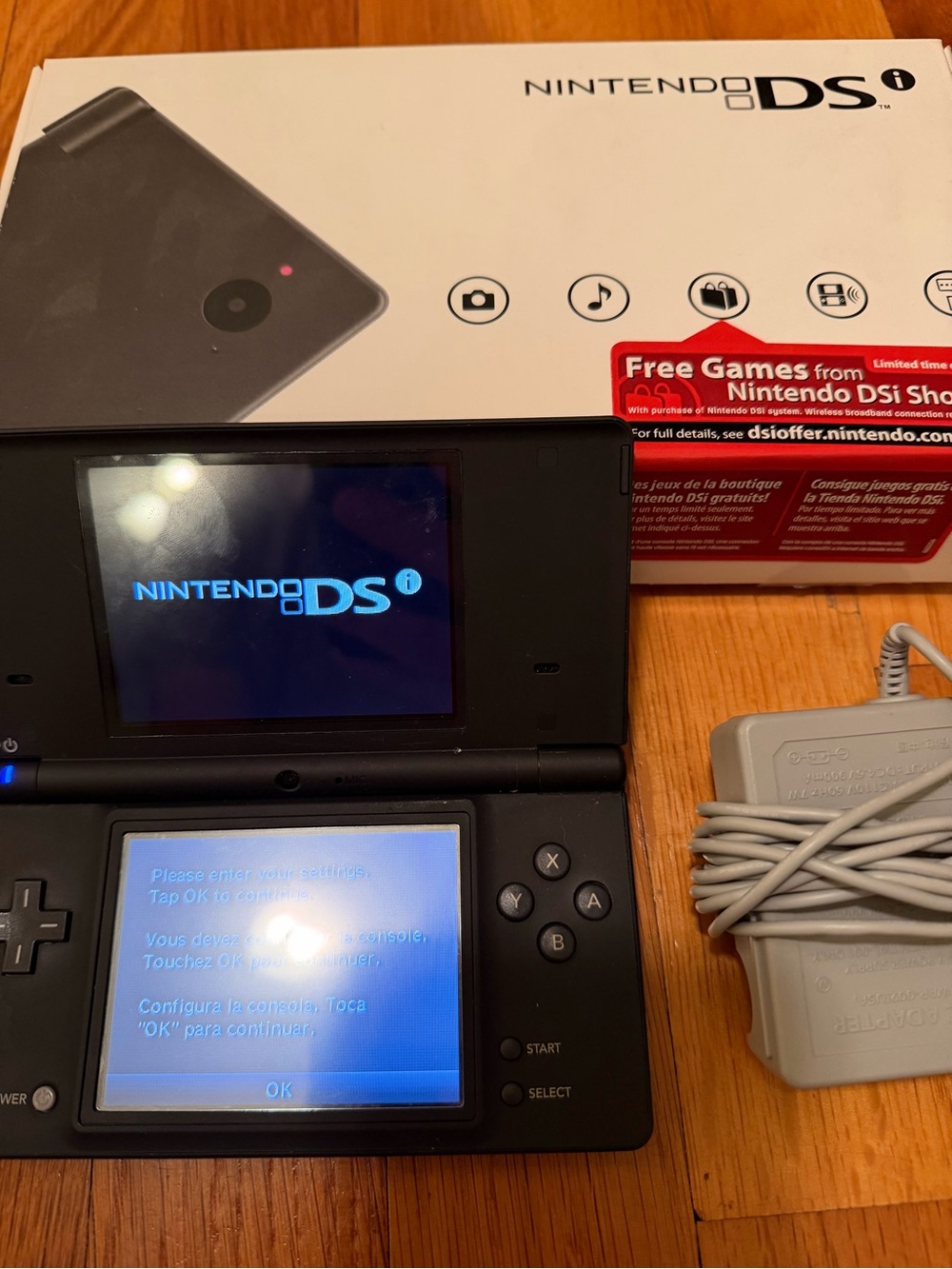 Nintendo DSi Black with box charger and manuals